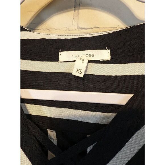 Maurices faux wrap blouse size XS - Picture 4 of 4